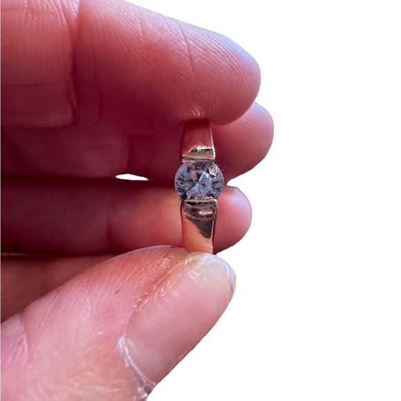 Rose Gold and Zircon Ring - Picture 2 of 5